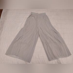 Uniqlo JP Cream Flowy Wide Leg Pants Size S (JP)